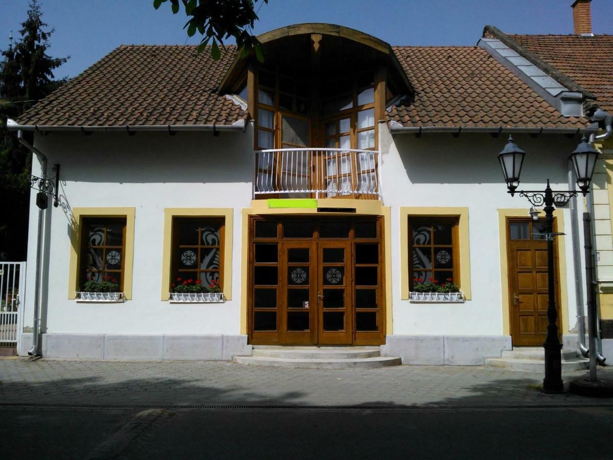 Boralom Studio Apartman Tokaj Exteriör bild